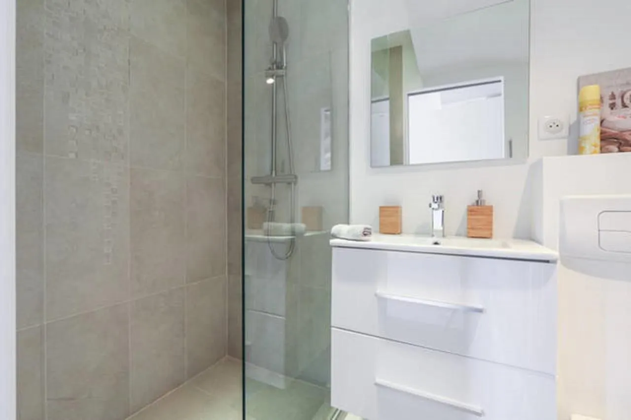 니스 Gilly 4 - Exceptional 2Beds, Sea View, Modern,A/C, Old Town 아파트